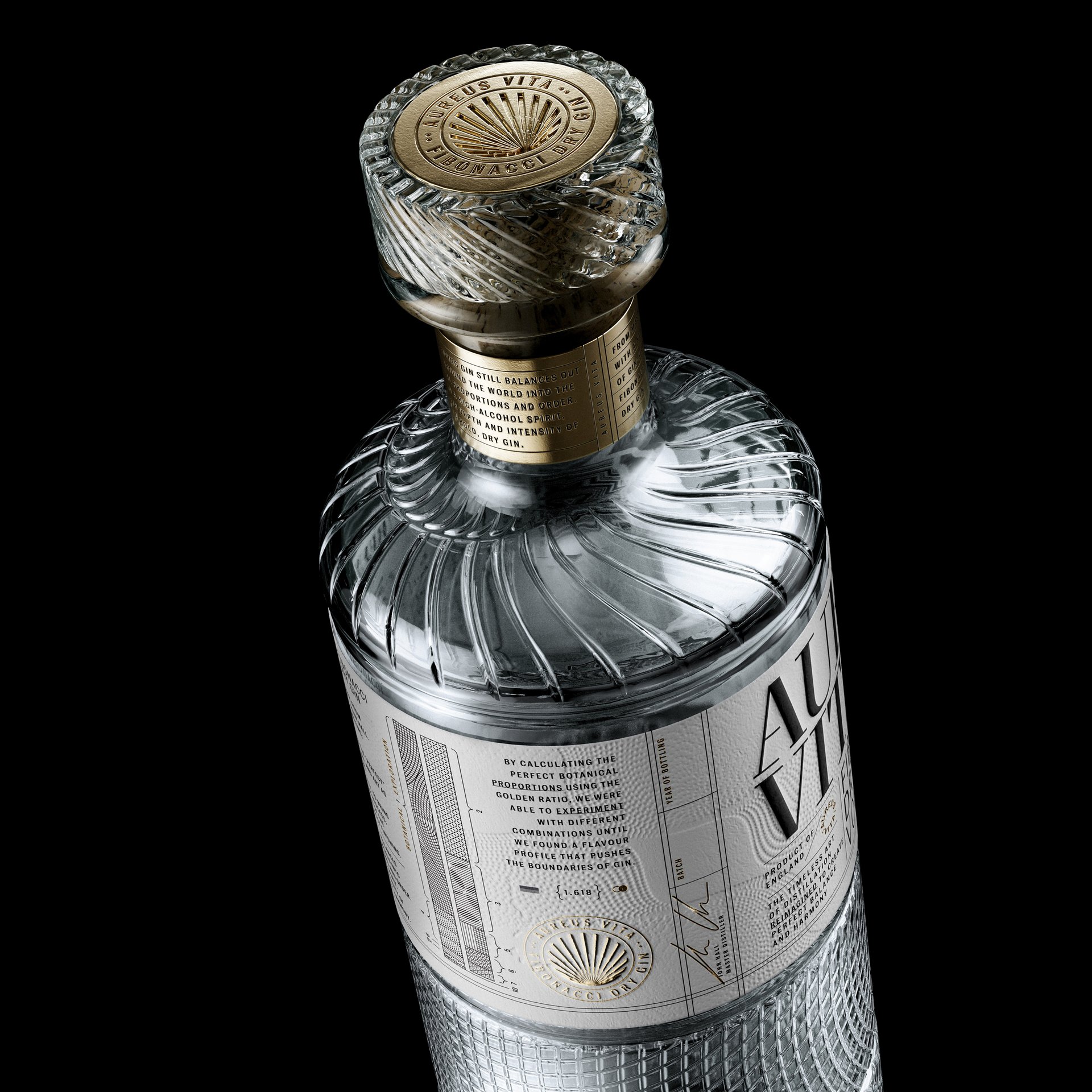 Aureus Vita gin packaging