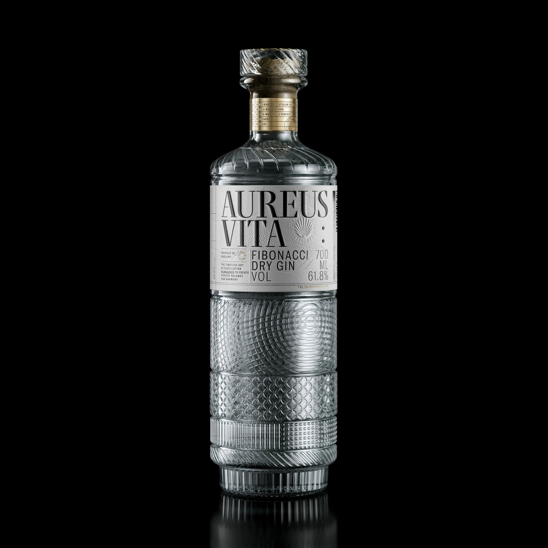 Aureus Vita gin packaging
